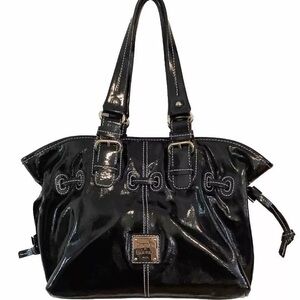 Dooney & Bourke Black patent leather chiarra Bag with Glossy Finish